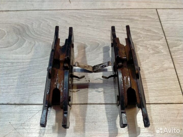 Тормозные колодки заднее Mercedes-Benz 212.054 E