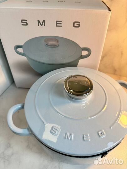 Кастрюля чугунная smeg