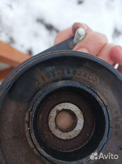 Опора стойки