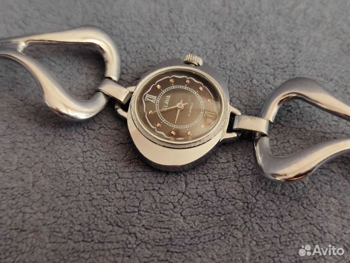 Часы Слава женские на запчасти или в ремонт