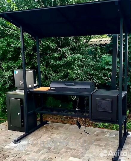 Мангал с навесом и печью