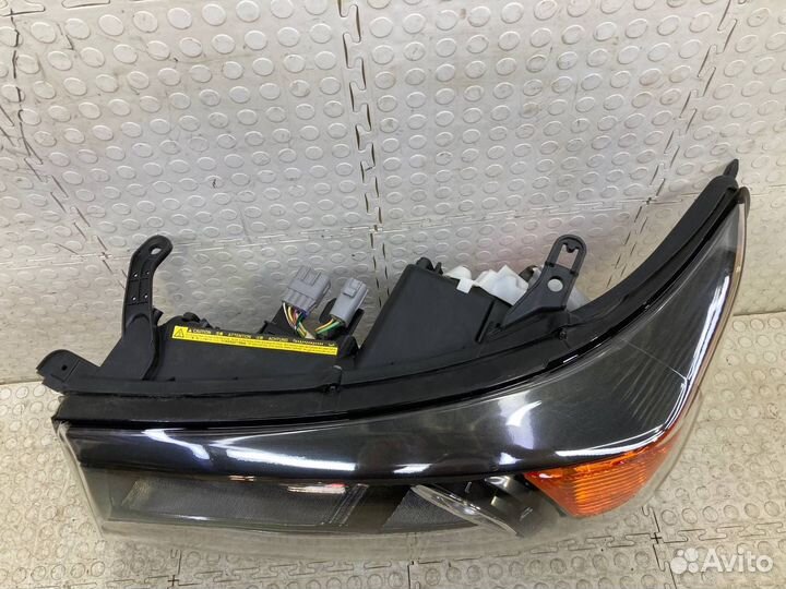 Фара левая Toyota Land Cruiser 200 2012-2015