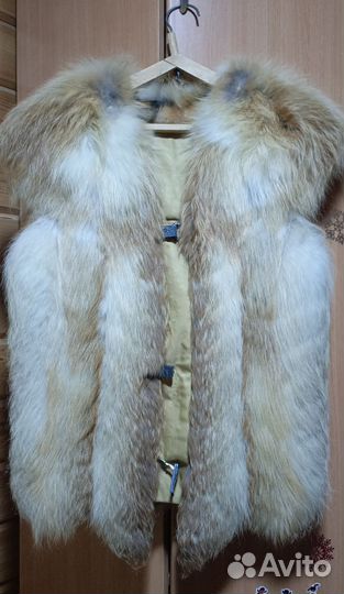 Жилетка меховая женская