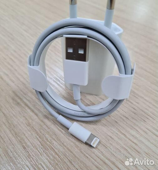 Кабель Apple Lightning USB