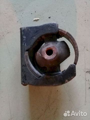 Опора двигателя (подушка двс) передняя 12361-28200