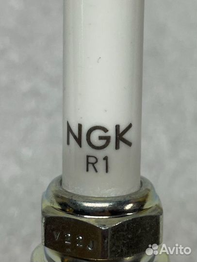 Свеча зажигания VAG 06K905601D