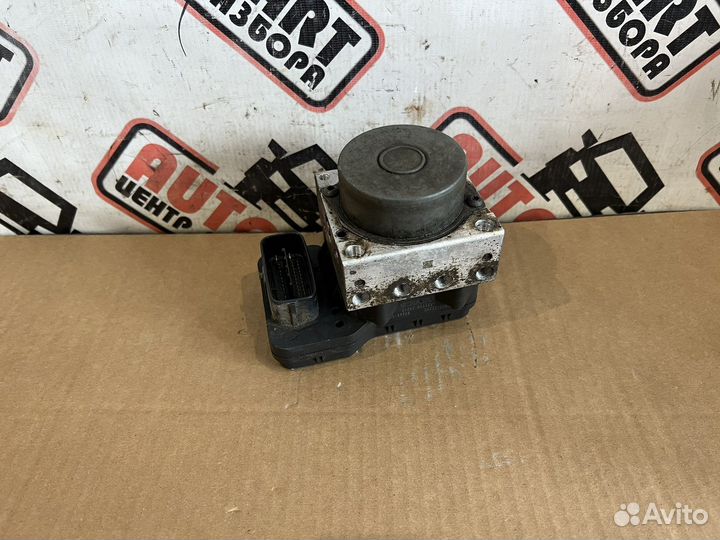 Блок ABS Toyota Corolla 150