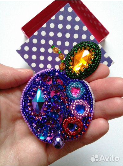 Брошь из бисера