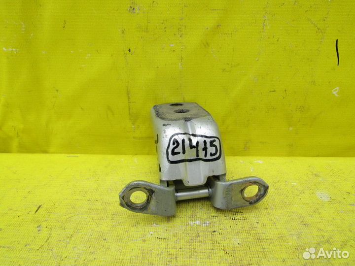 Петля передней двери Nissan Teana 07-13г 21415