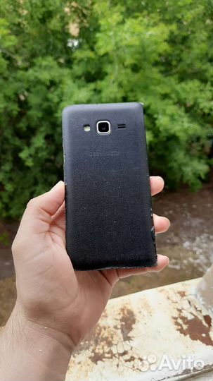 Телефон Samsung J3