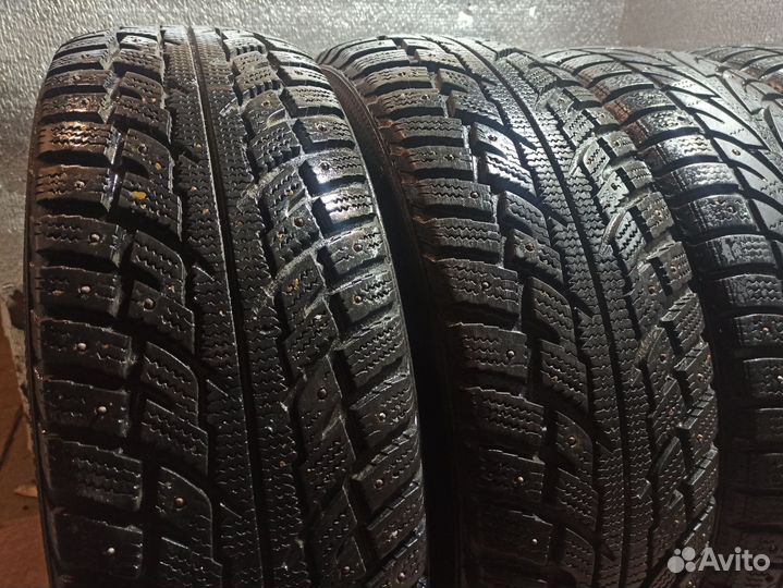 Kumho I'Zen RV Stud KC16 215/70 R16