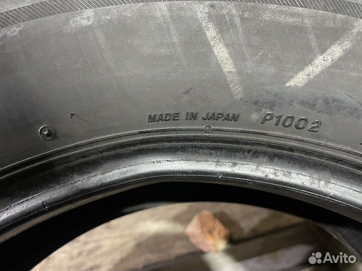 Bridgestone Blizzak LM-80 215/70 R16