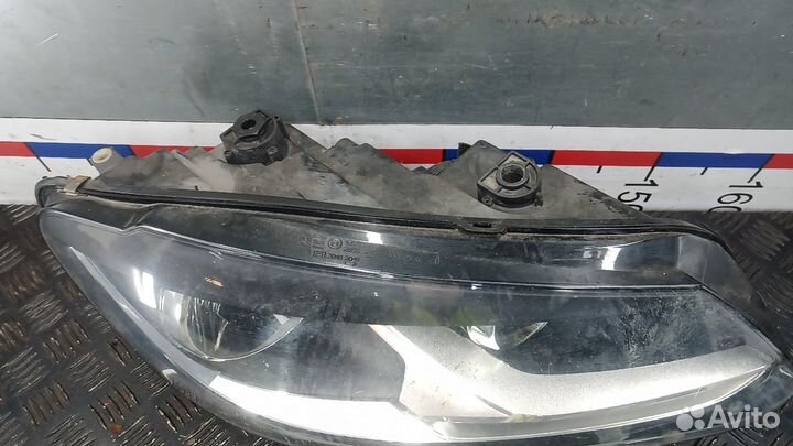 Фара правая Volkswagen Touran