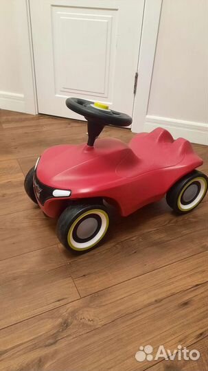 Машинка-каталка bobby car