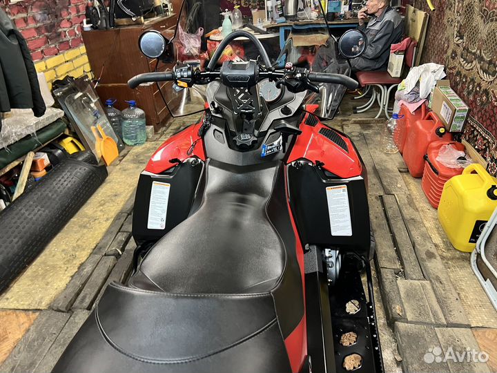 BRP Ski-Doo Expedition Swt 900 ACE