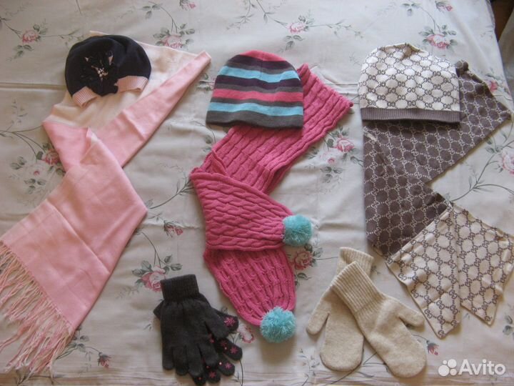 Новый.Комплект шапка р.56-58 шарф варежки