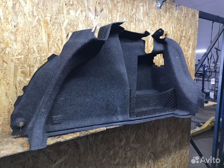Обшивка багажника правая Volkswagen Jetta 6 седан