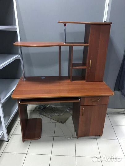 Компьютерный стол