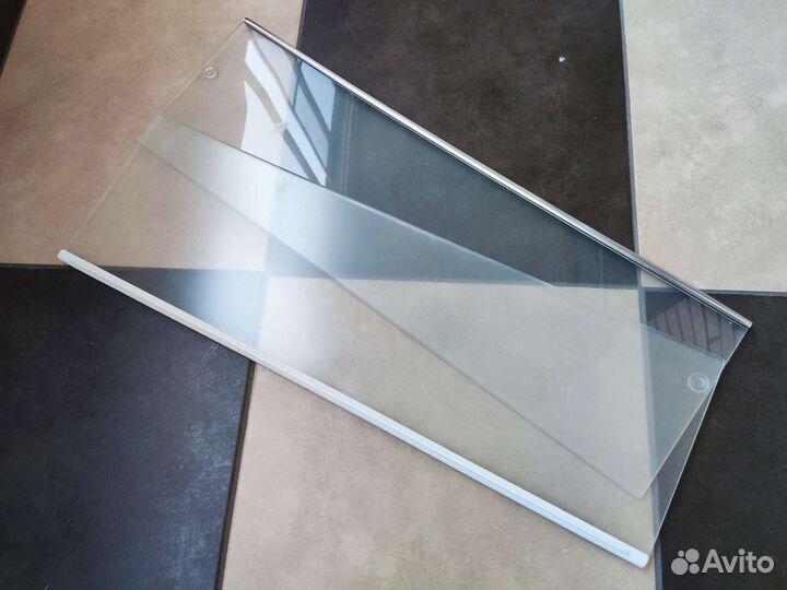 Ящики, полки, ручки холодильника Liebherr