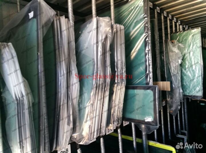 Стекло нижнее Volvo BL71 2003 год и далее