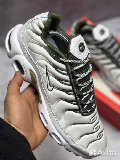 Кроссовки Nike AIR MAX Tn plus