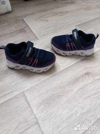 Кроссовки для девочки