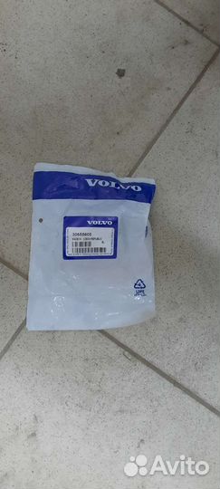 Форсунка омывателя стекла лоб. Volvo XC90/2004