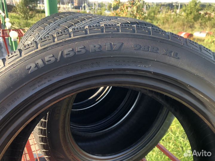 Nokian Tyres Hakkapeliitta R 215/55 R17 98R