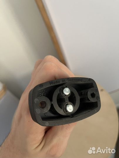 Настенный держатель для гитары K&M 16280