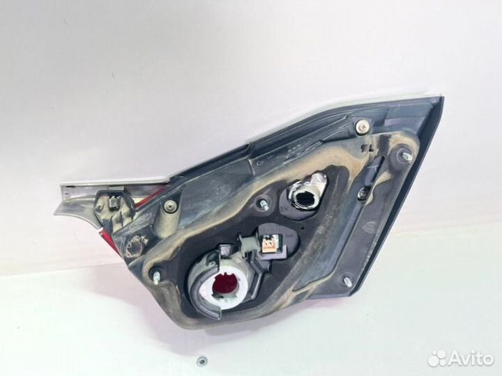 Фонарь внутренний задний левый Toyota Camry V55