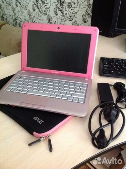 Нетбук Sony Vaio VPC-W12S1R/P (4V1V) Pink