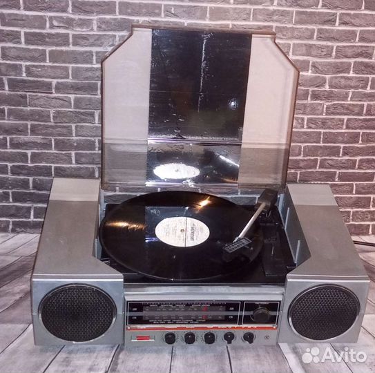 Проигрыватель винила электрофон вега