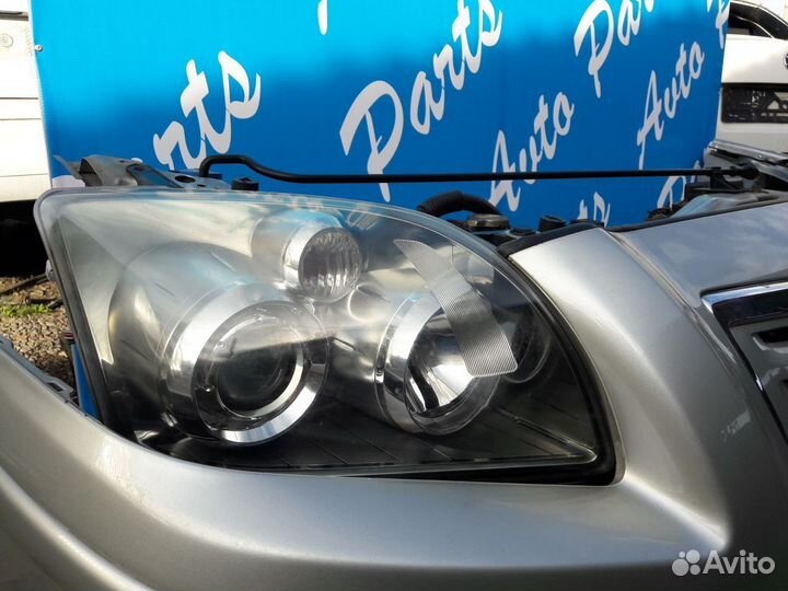 Тойота Авенсис Т250 галоген фара передняя права