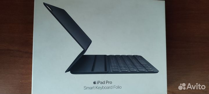 Клавиатура-чехол для iPad