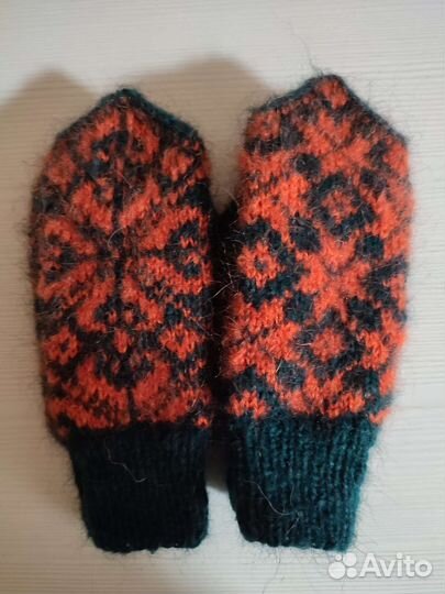Варежки женские