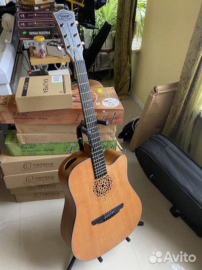 Акустическая гитара