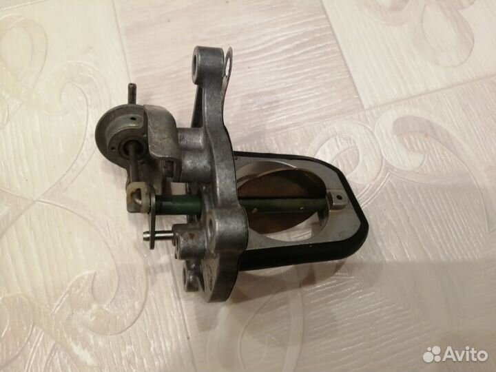 Воздушная заслонка 2.3л Nissan Teana J31