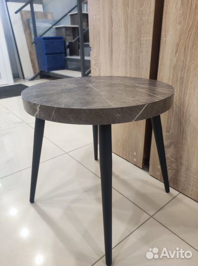 Журнальный столик