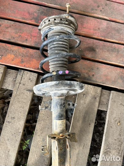 Стойка передняя правая renault megane 3