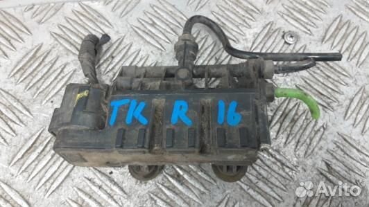 Клапан пневмоподвески land rover discovery 3 (TKR1