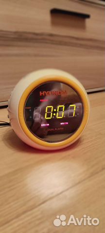Радиочасы Hyundai H-1519