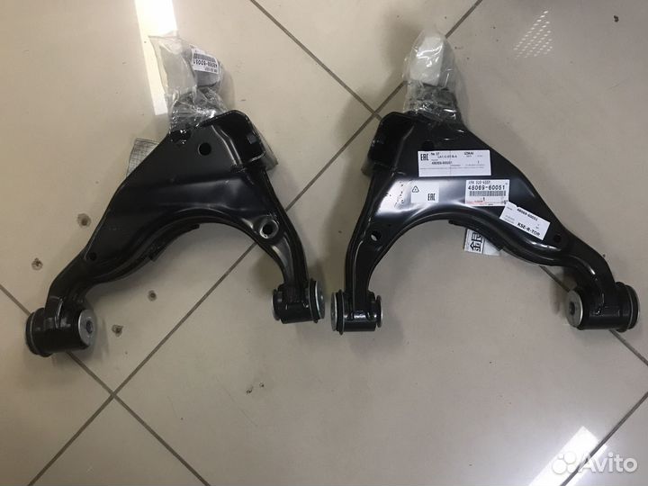 Рычаги передние нижние Land Cruiser Prado 150