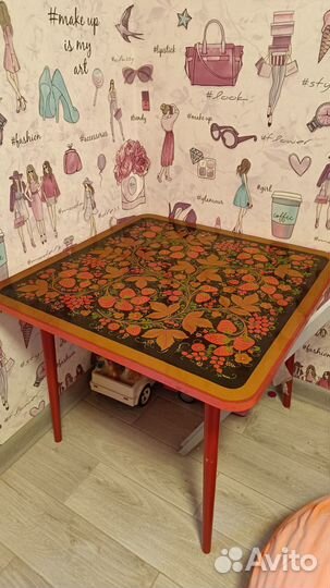 Детский стол и стулья