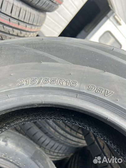 Westlake Zuper Eco Z-107 215/65 R16 98V