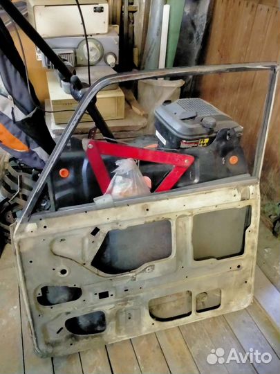 Передняя правая дверь ваз 2104