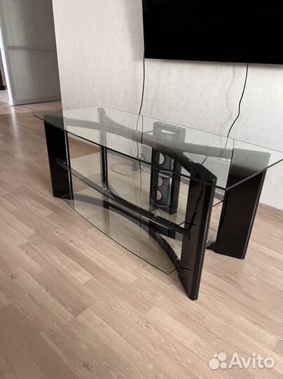 Стеклянная тумба, стол под телевизор