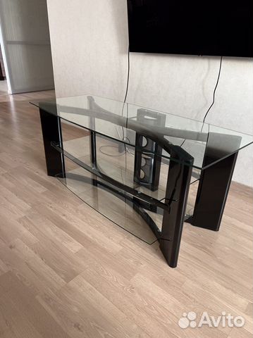 Стеклянная тумба, стол под телевизор