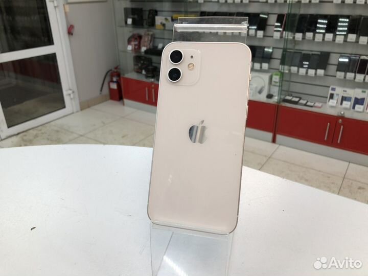 iPhone 12, 64 ГБ