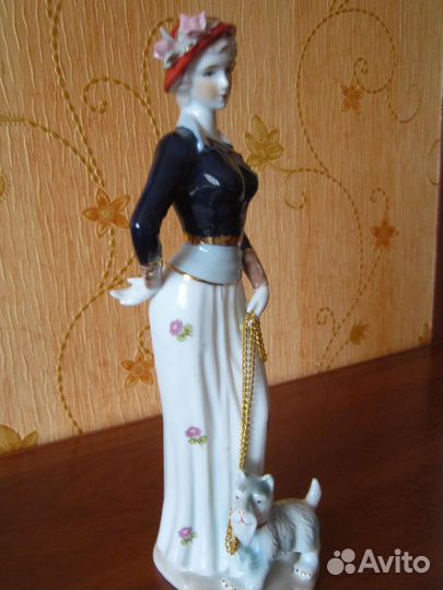 Фарфоровые статуэтки