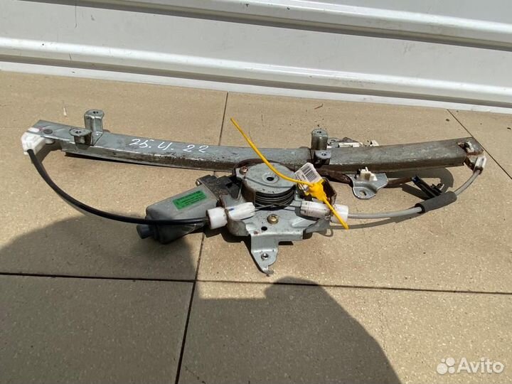 Стеклоподьемник передний правый Nissan Almera B10